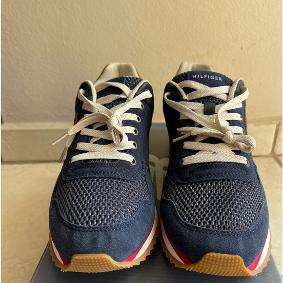 Tommy Hilfiger shoes size 10!!!! - Picture 2 of 7